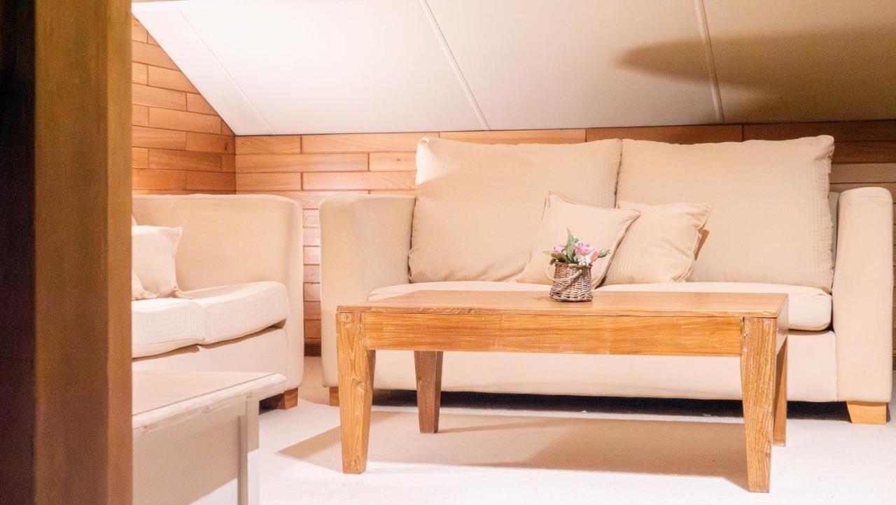 Le Colibri Spa Jacuzzi ดูร์บี ภายนอก รูปภาพ